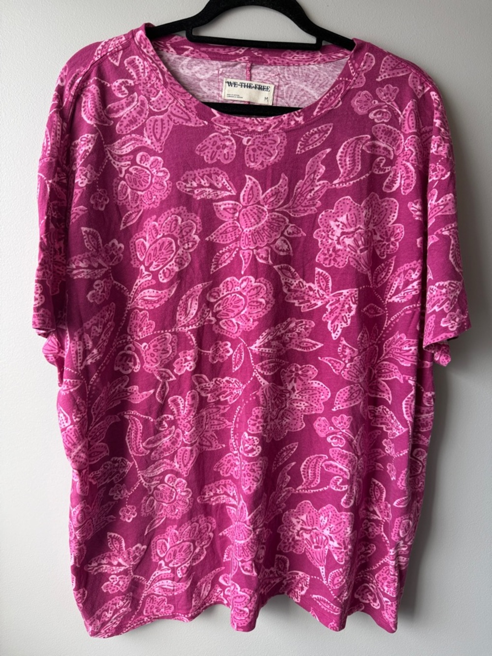 We The Free Nina Tee Bright Pink Floral size M medium 100% cotton